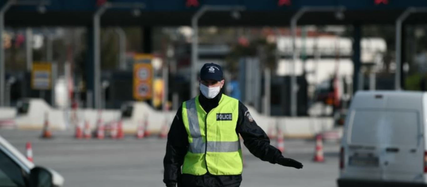 Καθηγητής Τζανάκης για Πάσχα: «Προτιμότερο να είχαν επιτραπεί οι μετακινήσεις»